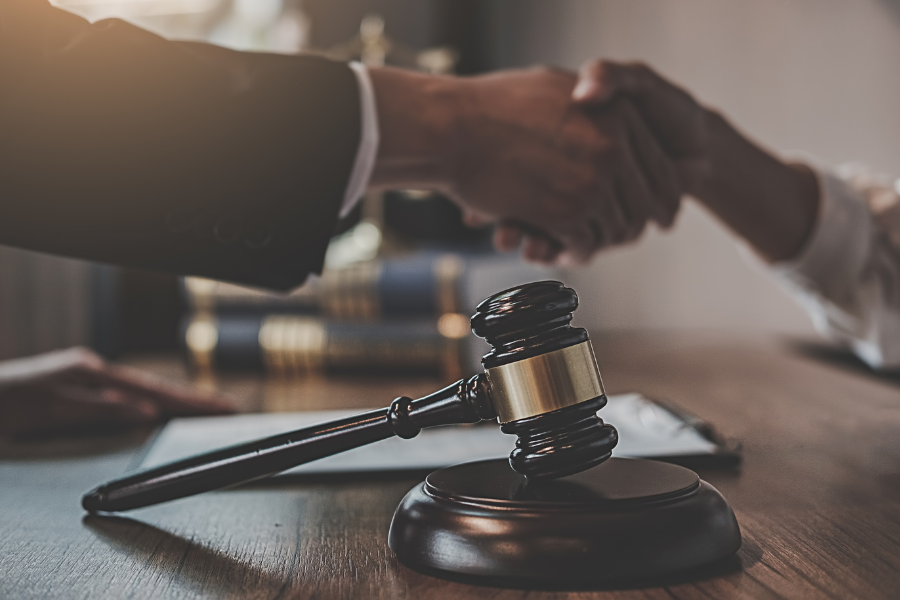Judiciário e Executivo